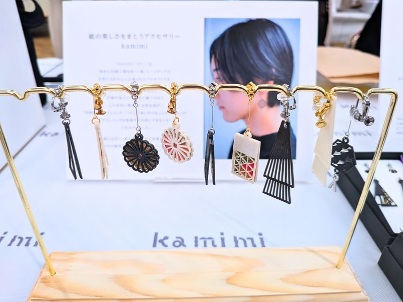 ファイバー紙製のイヤリング・ピアス（kamimi 仙台七夕edition）